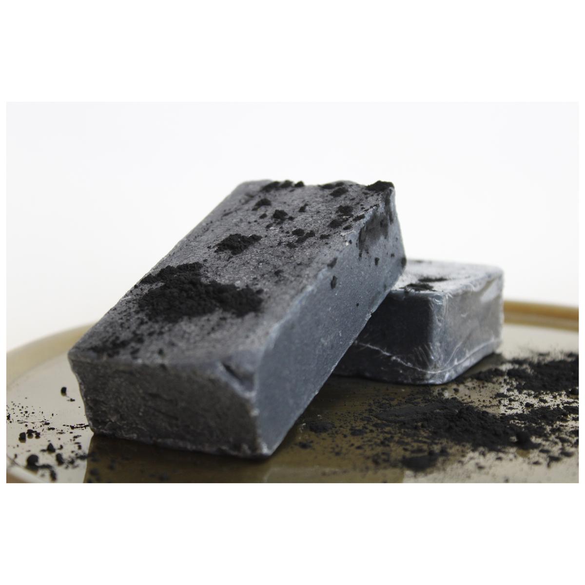 Savon naturel à base d'huile d'olive et de charbon actif 100 g