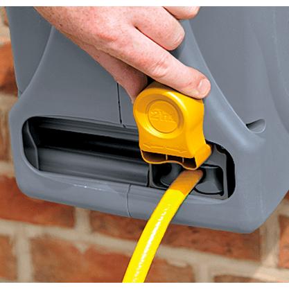 Avvolgitubo compatto con 25 m di tubo flessibile Hozelock