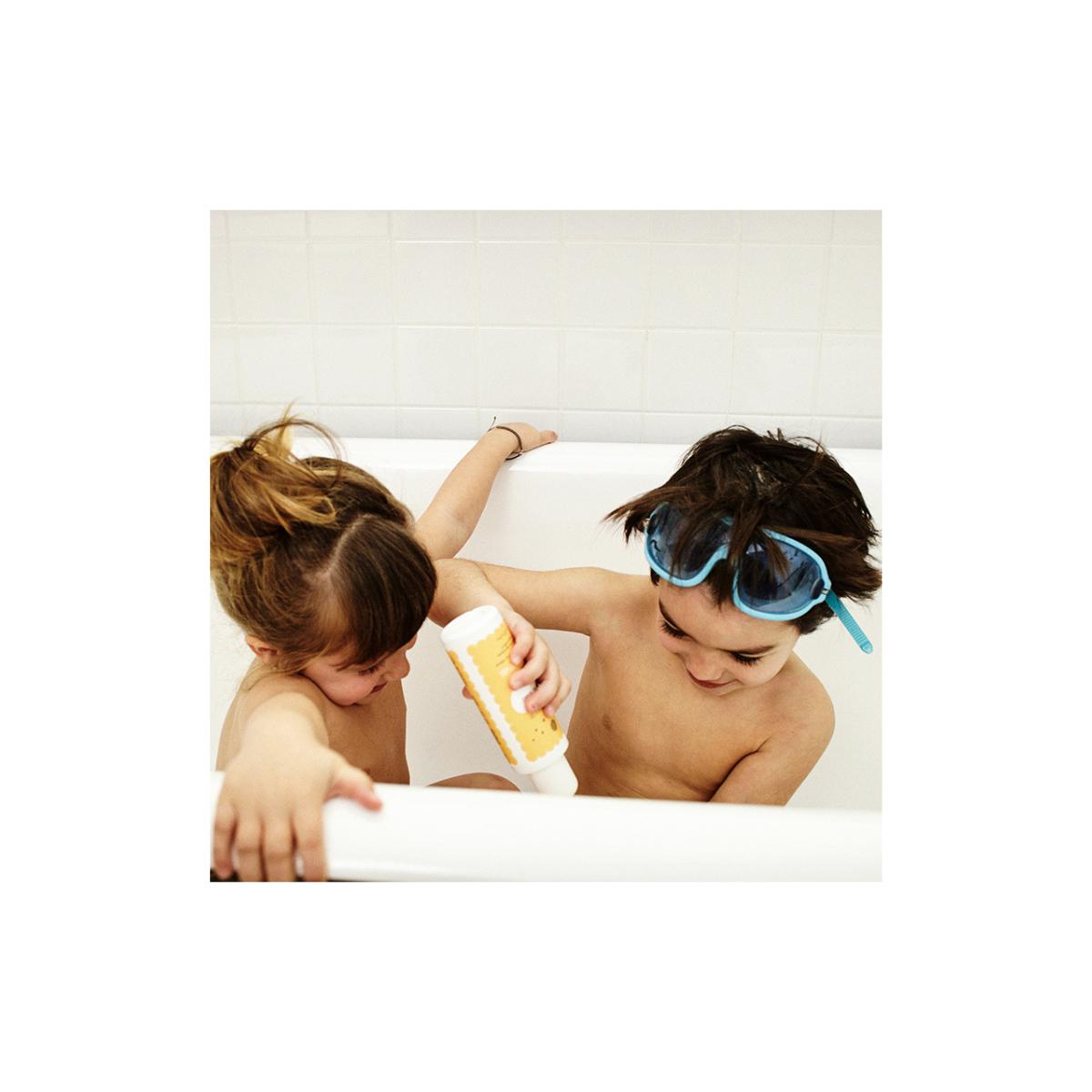 Żel i szampon do kąpieli Carelia 200 ml