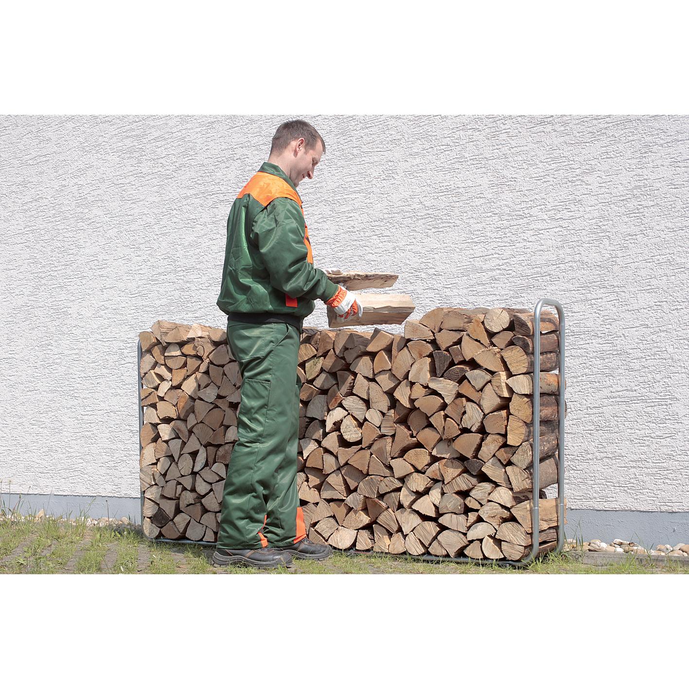 Verstellbarer Ständer zur Lagerung von Brennholz