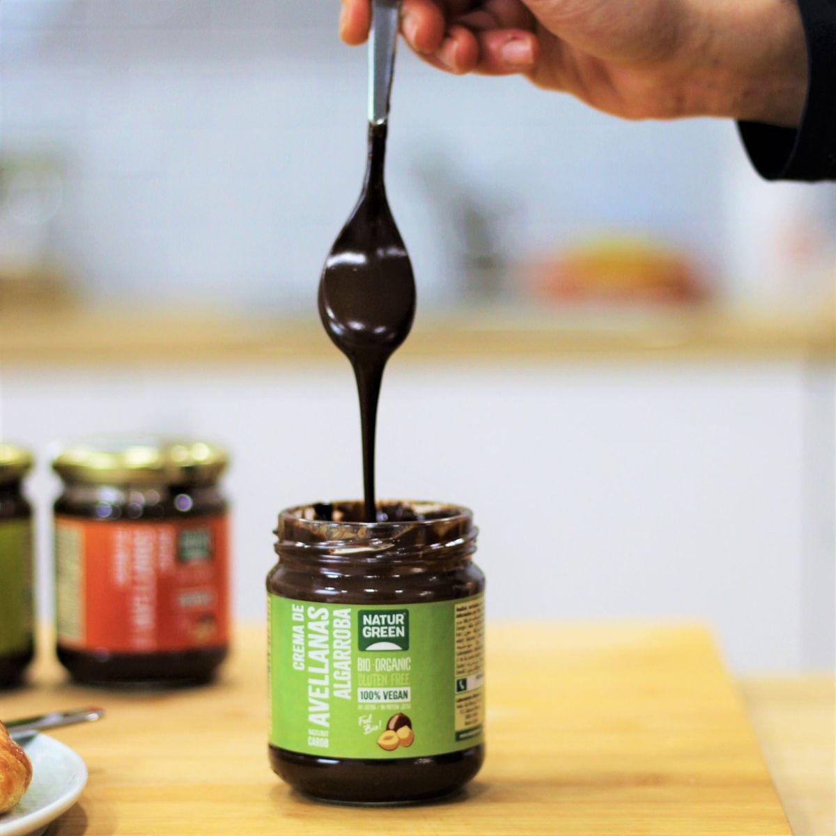 Krem z orzechów laskowych i chleba świętojańskiego Naturgreen, 200 g