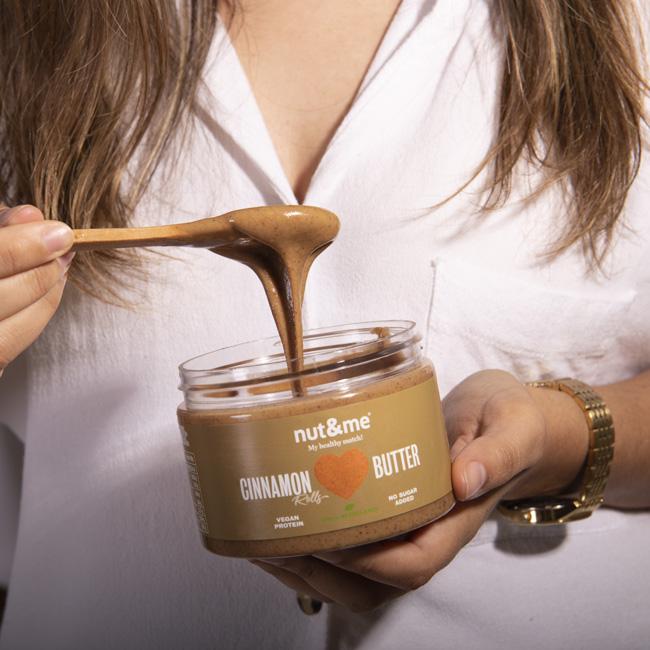 Pecannotenroom Cinnamon Roll met walnoten en amandelen Nut&Me 250 g_