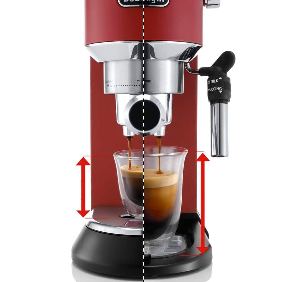 Delonghi Dedica Style Handmatige espressomachine en cappuccinatore EC685.R rood