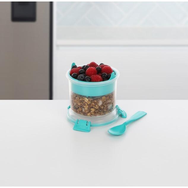 Breakfast To Go round airtight snack container 530 ml